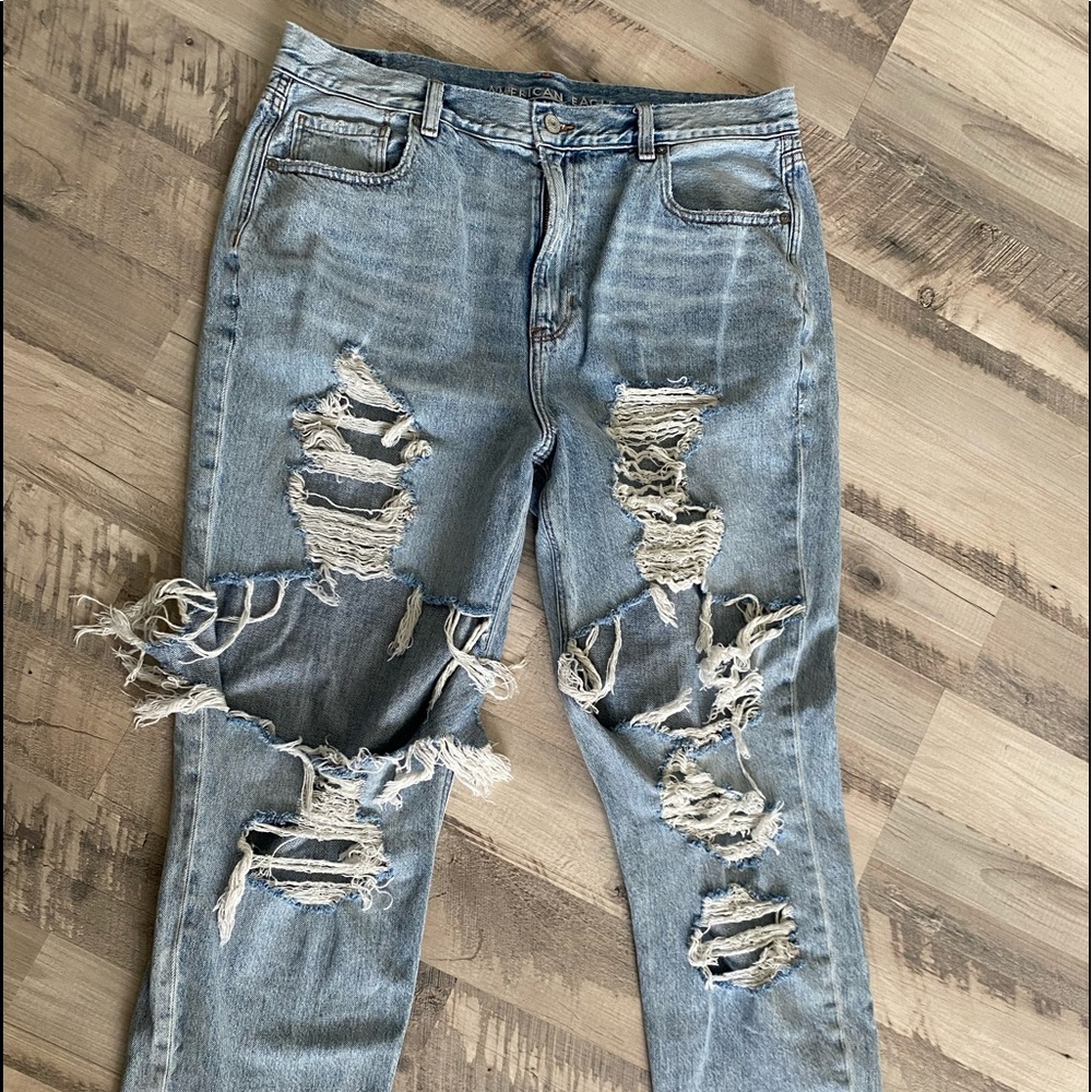 American Eagle Mom Jeans
